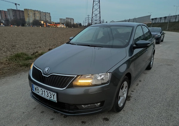 Skoda RAPID cena 40000 przebieg: 208179, rok produkcji 2019 z Warszawa małe 562